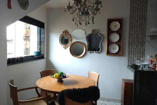 Casa à venda com 2 quartos, 144m² em Cachoeirinha, Belo Horizonte