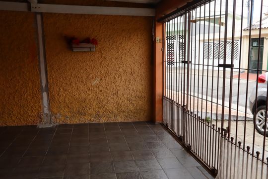 Garagem de casa à venda com 4 quartos, 199m² em Vila Alzira, São Paulo