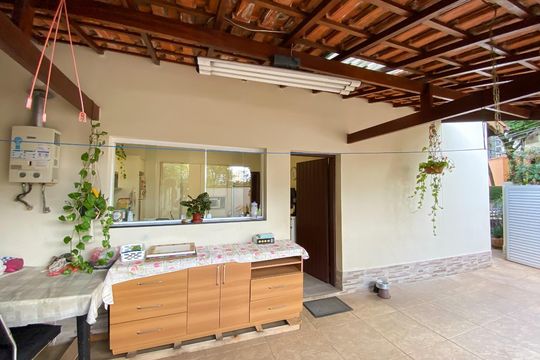 Quintal de casa à venda com 4 quartos, 220m² em Jardim Guadalupe, Osasco