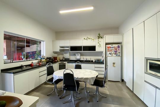 Cozinha de casa à venda com 4 quartos, 220m² em Jardim Guadalupe, Osasco