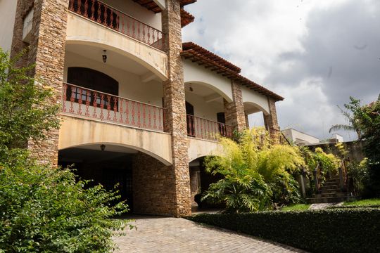 Casa à venda com 5 quartos, 850m² em Bandeirantes (pampulha), Belo Horizonte