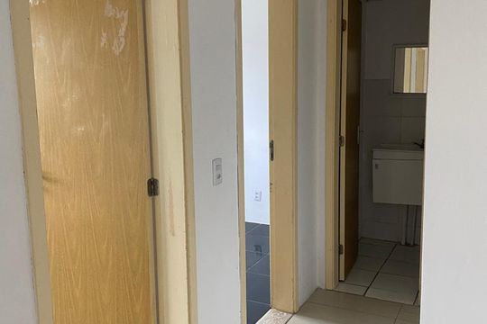Corredor de apartamento à venda com 2 quartos, 42m² em Duque de Caxias, São Leopoldo