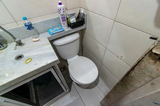 Banheiro de casa à venda com 2 quartos, 63m² em Cordovil, Rio de Janeiro