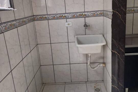 Área de serviço de apartamento para alugar com 2 quartos, 65m² em Veloso, Osasco
