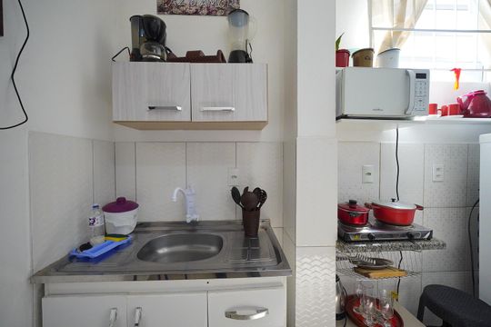 Cozinha de apartamento para alugar com 1 quarto, 40m² em Barreiros, São José