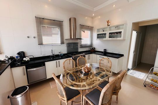 Cozinha de casa de condomínio para alugar com 5 quartos, 430m² em Residencial Morada dos Lagos, Barueri