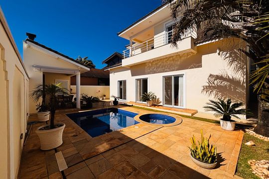 Casa de Condomínio para alugar com 5 quartos, 430m² em Residencial Morada dos Lagos, Barueri