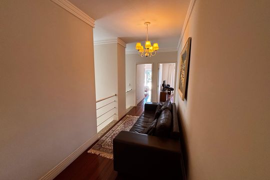 Sala 1 de casa de condomínio para alugar com 5 quartos, 430m² em Residencial Morada dos Lagos, Barueri