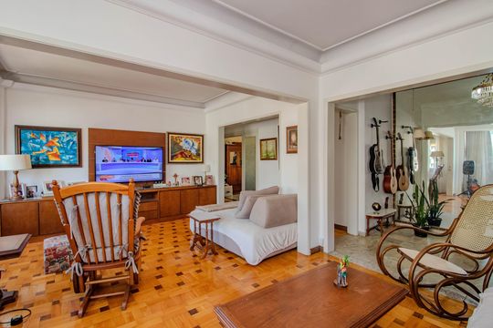 Sala de apartamento para alugar com 3 quartos, 160m² em Floresta, Porto Alegre