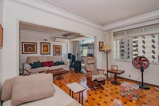 Sala de apartamento para alugar com 3 quartos, 160m² em Floresta, Porto Alegre