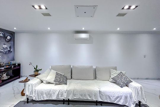 Sala de casa à venda com 2 quartos, 172m² em Jardim Analia Franco, São Paulo