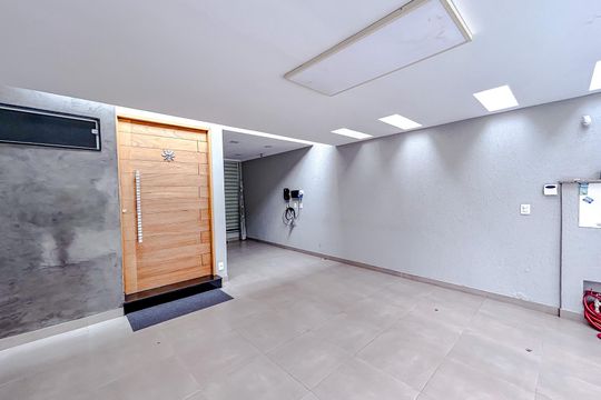 Garagem de casa à venda com 2 quartos, 172m² em Jardim Analia Franco, São Paulo