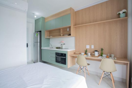 Sala / Quarto de kitnet/studio para alugar com 1 quarto, 24m² em Vila Cordeiro, São Paulo