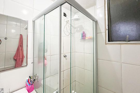 Banheiro de apartamento à venda com 2 quartos, 58m² em Lauzane Paulista, São Paulo