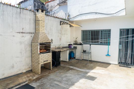 Casa para alugar com 3 quartos, 240m² em Vila Babilonia, São Paulo