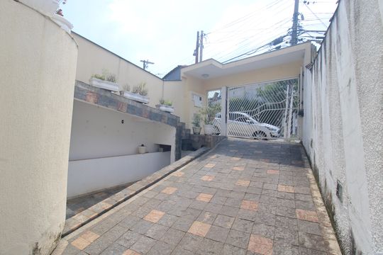 Garagem de casa à venda com 3 quartos, 326m² em Vila Romero, São Paulo