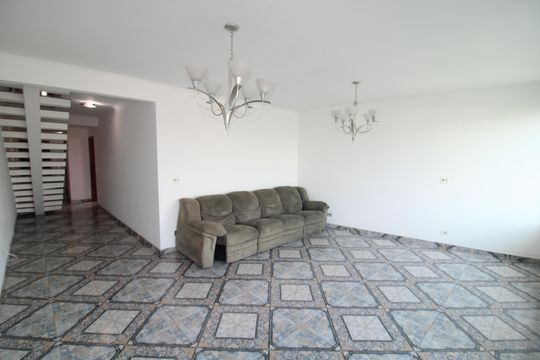 Sala de casa à venda com 3 quartos, 326m² em Vila Romero, São Paulo