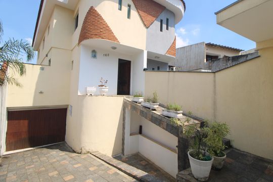 Garagem de casa à venda com 3 quartos, 326m² em Vila Romero, São Paulo