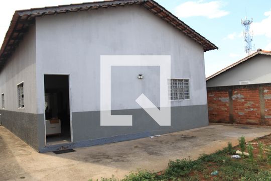 Quintal de casa para alugar com 2 quartos, 120m² em Setor Alto do Vale, Goiânia