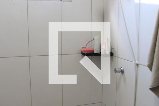 Banheiro da Suíte de casa para alugar com 2 quartos, 120m² em Setor Alto do Vale, Goiânia