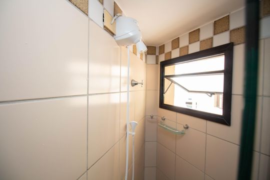 Banheiro da Suíte 1 de apartamento para alugar com 3 quartos, 90m² em Aguas Claras, Brasília