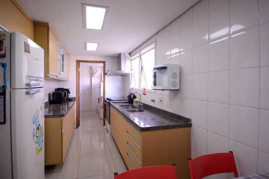 Cozinha de apartamento à venda com 2 quartos, 104m² em Bosque da Saúde, São Paulo