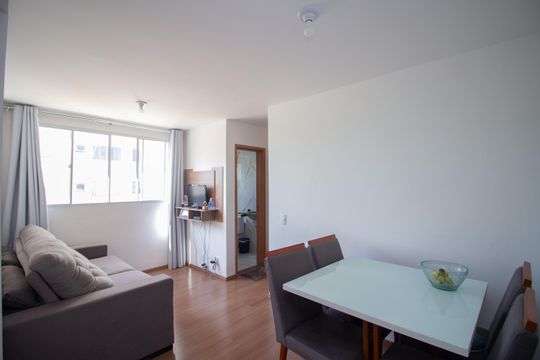 Apartamento à venda com 2 quartos, 48m² em Parque Maracana, Contagem