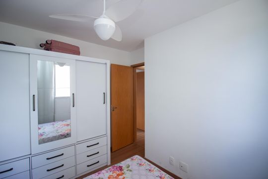 Quarto 2 de apartamento à venda com 2 quartos, 48m² em Parque Maracana, Contagem