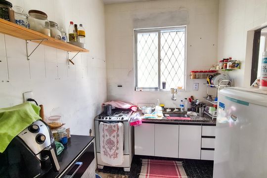 Cozinha primeiro andar  de casa para alugar com 4 quartos, 330m² em Penha, Rio de Janeiro