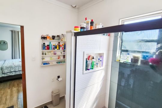 Banheiro do quarto 4 de casa para alugar com 4 quartos, 330m² em Penha, Rio de Janeiro