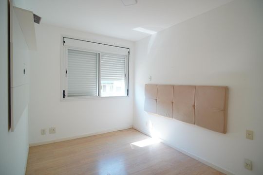 Suíte 1 de apartamento à venda com 2 quartos, 100m² em Independência, Porto Alegre