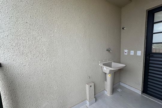 Área de Serviço de apartamento para alugar com 2 quartos, 60m² em Outeiro de São Fernando, Barueri