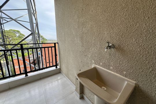 Área de Serviço de apartamento para alugar com 2 quartos, 60m² em Outeiro de São Fernando, Barueri