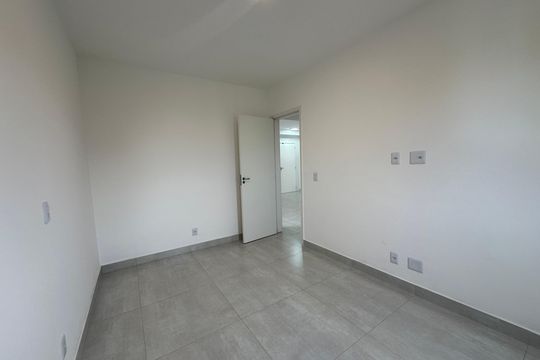 Quarto 2 de apartamento para alugar com 2 quartos, 60m² em Outeiro de São Fernando, Barueri