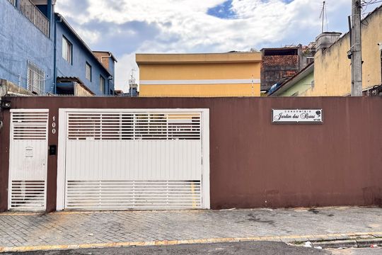 Fachada  de casa de condomínio à venda com 2 quartos, 75m² em Vila Carmosina, São Paulo