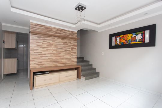 Casa de Condomínio à venda com 2 quartos, 75m² em Vila Carmosina, São Paulo