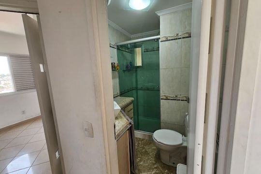 Banheiro de apartamento à venda com 3 quartos, 69m² em Santa Constança, São Paulo
