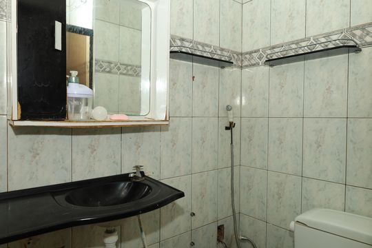 Banheiro 1 de casa para alugar com 2 quartos, 250m² em Guaianases, São Paulo