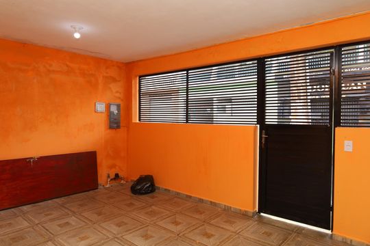 Garagem de casa para alugar com 2 quartos, 250m² em Guaianases, São Paulo