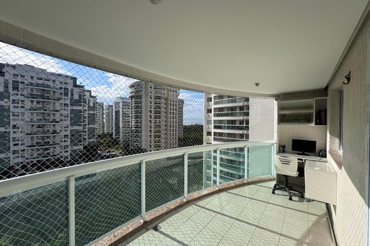 Varanda de apartamento para alugar com 2 quartos, 75m² em Barra da Tijuca, Rio de Janeiro