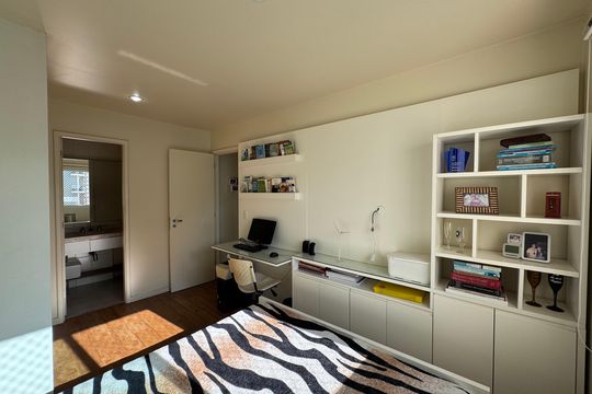 Suíte de apartamento para alugar com 2 quartos, 75m² em Barra da Tijuca, Rio de Janeiro