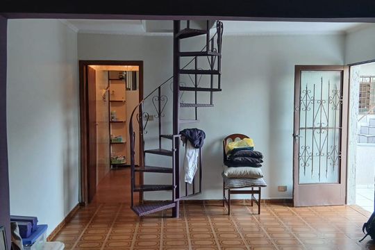Sala de casa à venda com 6 quartos, 200m² em Jardim Guapira, São Paulo