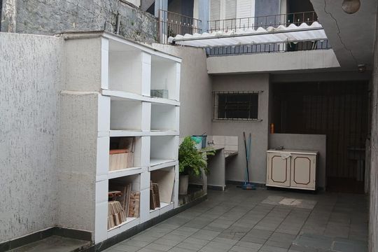 Área externa de casa à venda com 6 quartos, 200m² em Jardim Guapira, São Paulo