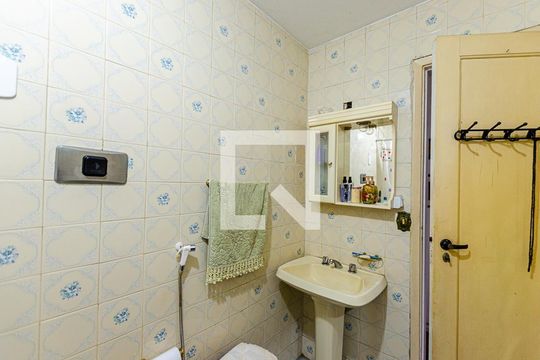 Banheiro de apartamento à venda com 3 quartos, 94m² em Ingá, Niterói