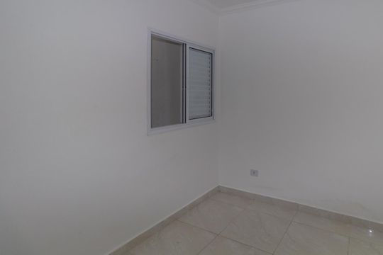 Quarto 1 de apartamento para alugar com 2 quartos, 30m² em Jardim Santa Teresinha, São Paulo