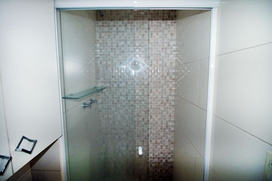 Banheiro  de apartamento à venda com 2 quartos, 54m² em Vicente de Carvalho, Rio de Janeiro