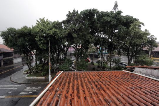 Vista Sacada de casa à venda com 4 quartos, 239m² em Parque Sao Vicente, Santo André