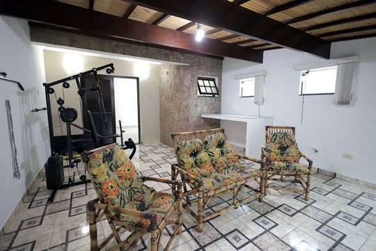 Varanda de casa à venda com 4 quartos, 239m² em Parque Sao Vicente, Santo André
