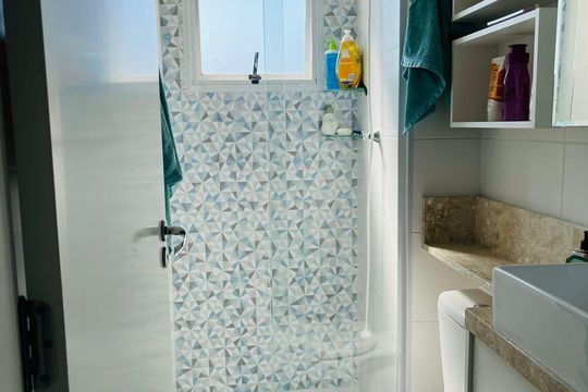 Banheiro de apartamento à venda com 2 quartos, 40m² em Jardim Taboão, São Paulo