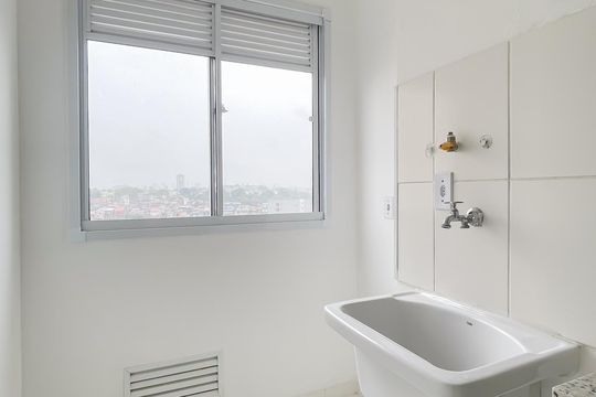 Área de serviço de apartamento à venda com 2 quartos, 47m² em Quitaúna, Osasco